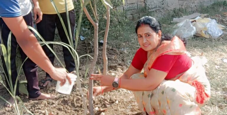 आशा यस ए-वन फाउंडेशन द्वारा मिशन महिला सशक्तिकरण कार्यक्रम मे वृक्षारोपण